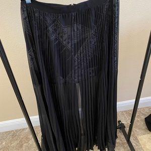 Guess skirt. Size large